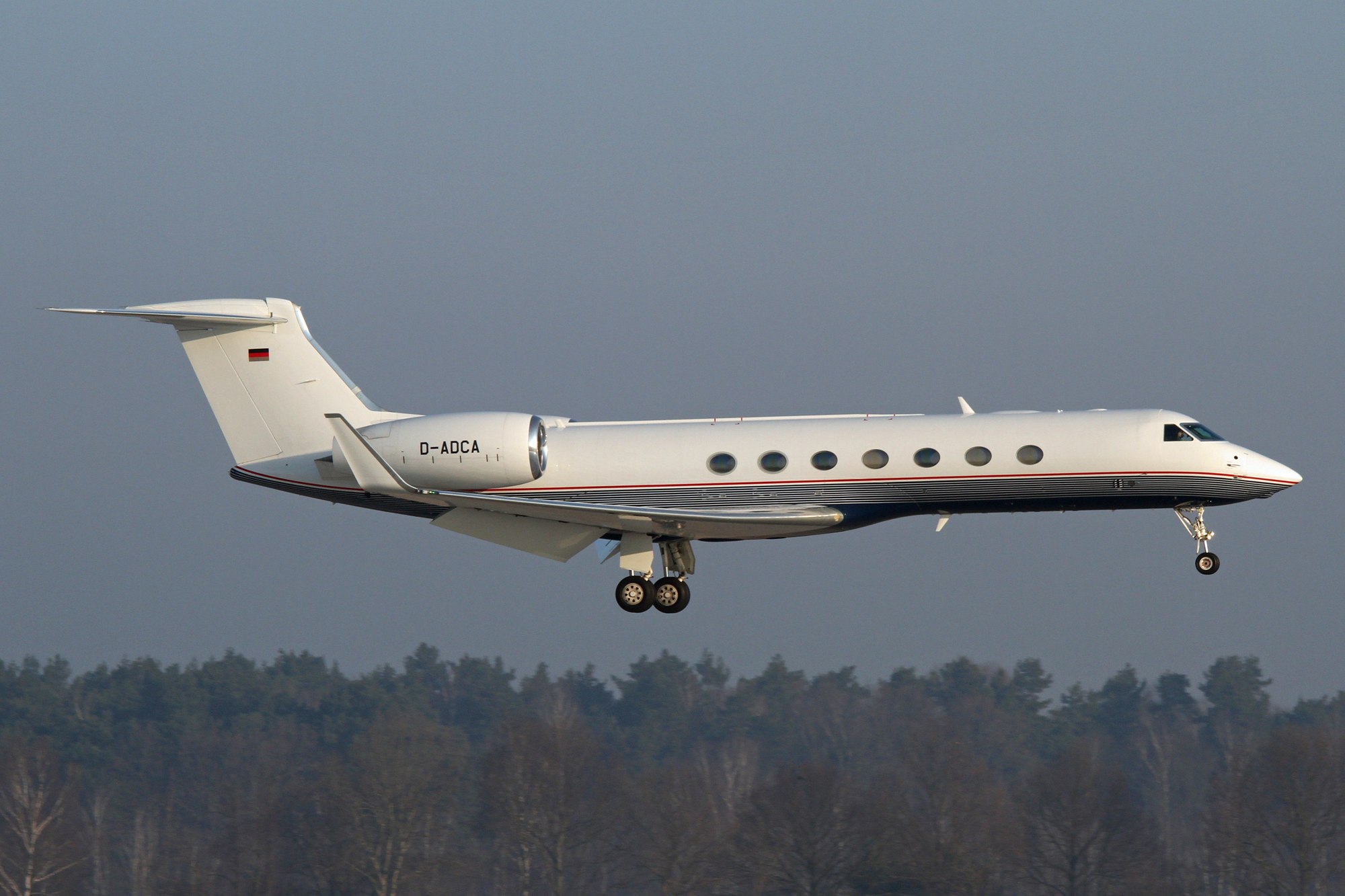 Gulfstream G550 in flight
